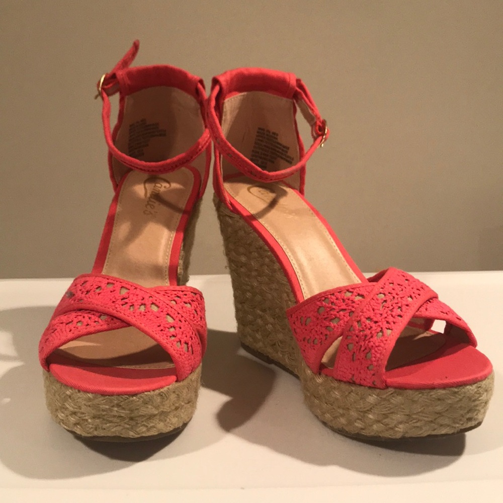 NWOT Candie’s Casey Wedges 👡
